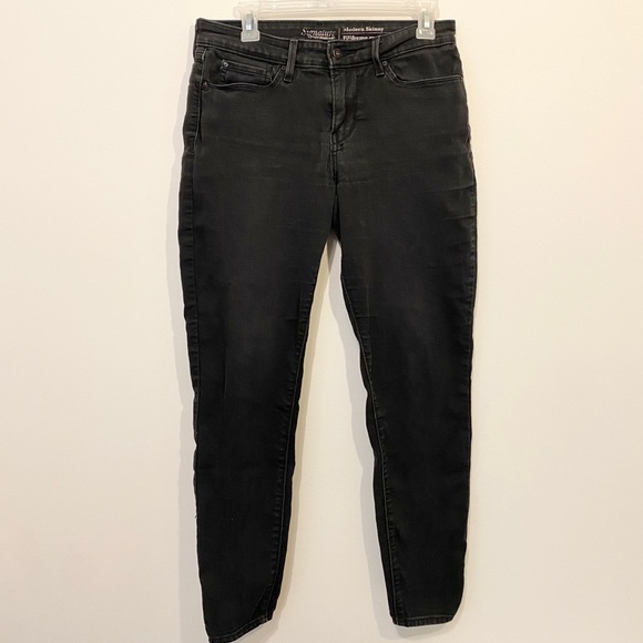 Levi’s Signature Modern Skinny Black Jeans - Picture 8 of 10